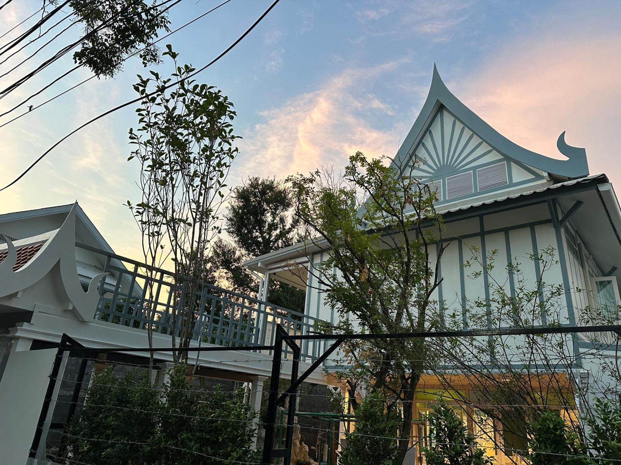 Baan Debtida Hotel Bangkok Exterior photo